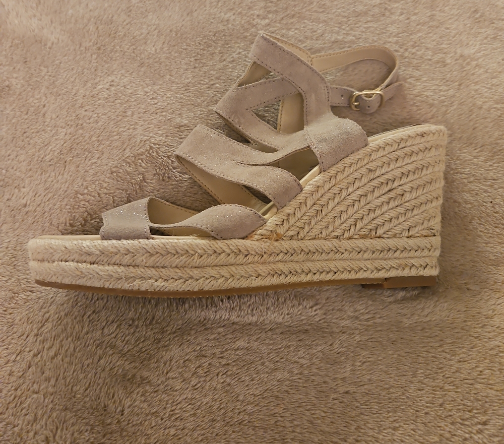 Women's Tan Wedge Sandals